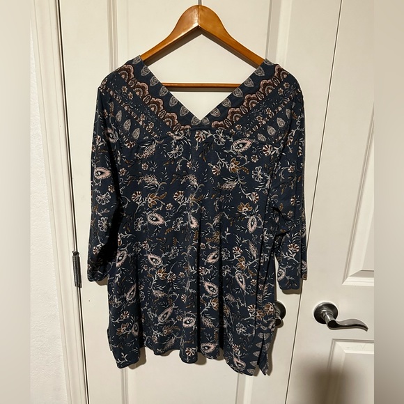 JJill V Neck Top - Picture 2 of 7